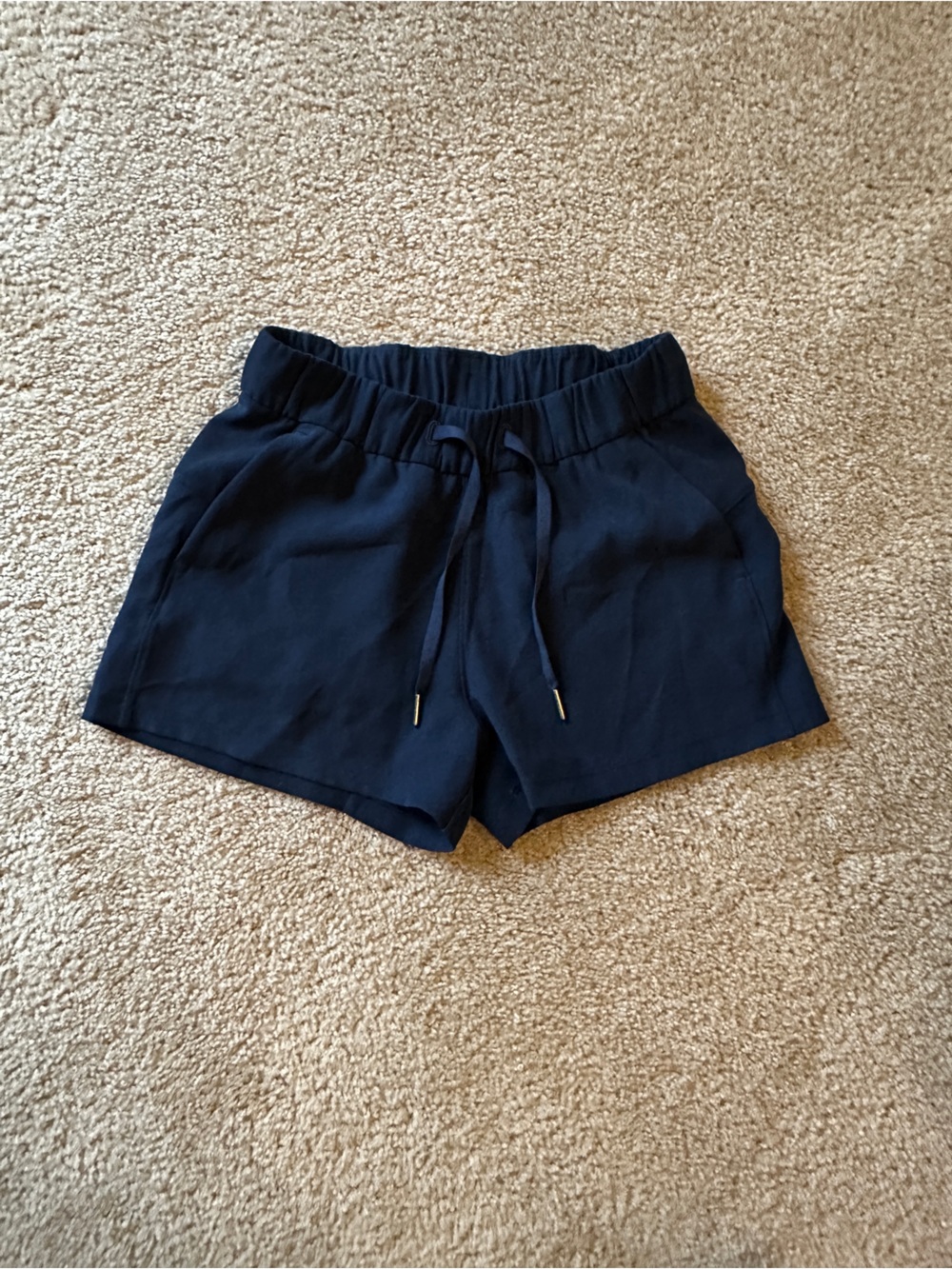lululemon on the fly navy shorts 2.5” size 4